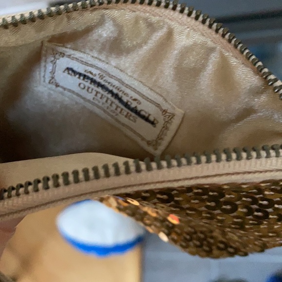 Sequined pouch wallet - Picture 2 of 2